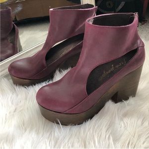 Free People wooden clog (like new)